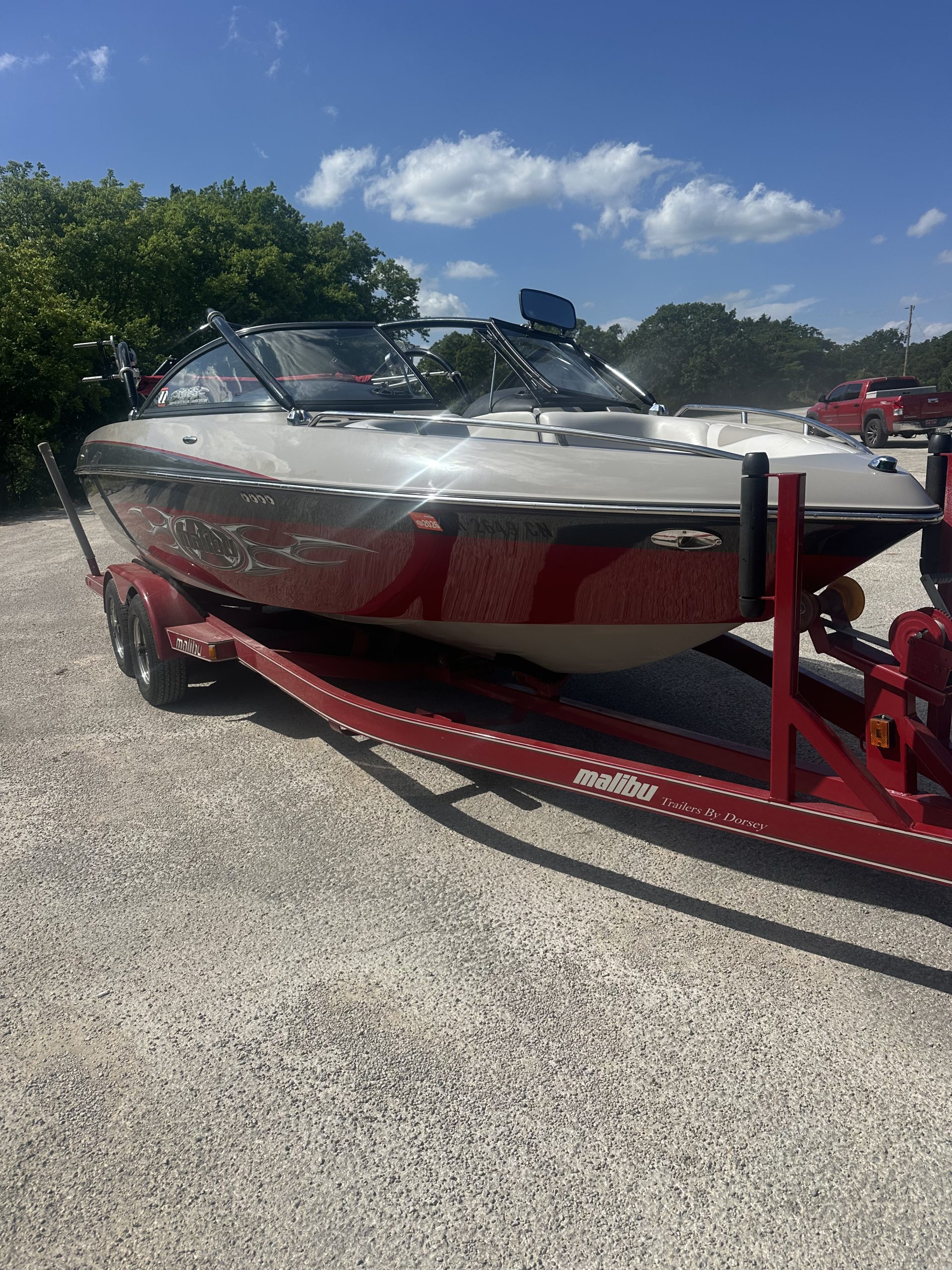 2005 Malibu Wakesetter surf boat - Image 5